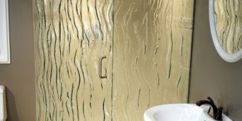 Keeping Your Glass Enclosures Clean Keeping Your Glass Enclosures Clean