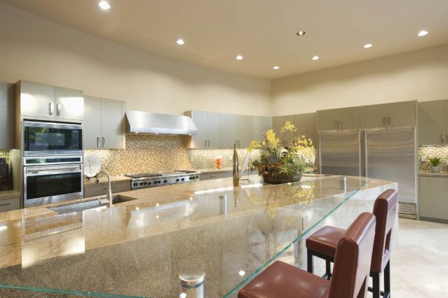The Advantages of Glass Countertops in Kitchens | Vern's Glass in Victorville