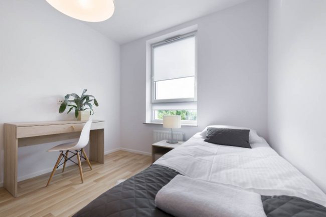 Should You Repair or Replace Your Old Windows? | Victorville Vern's Glass