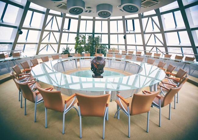 Crafting Elegant Glass Tables Techniques and Types